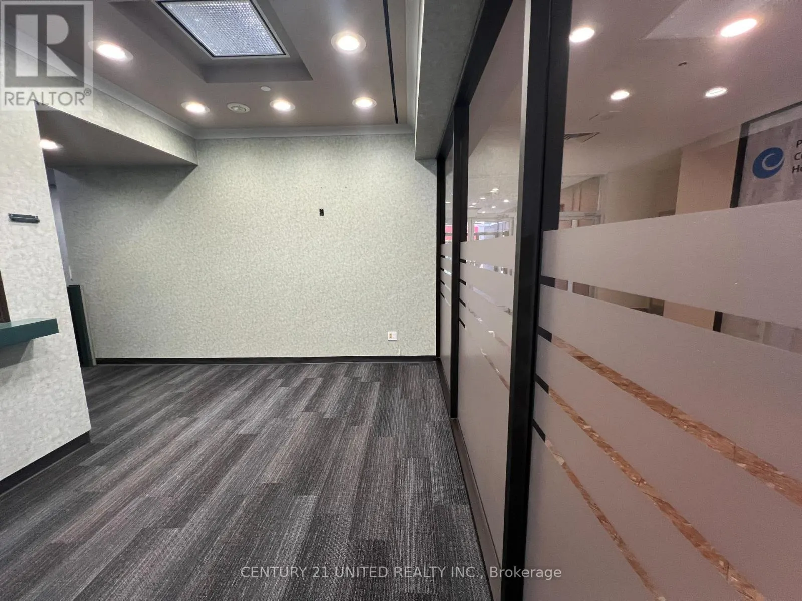 63 - 360 GEORGE STREET N, #63