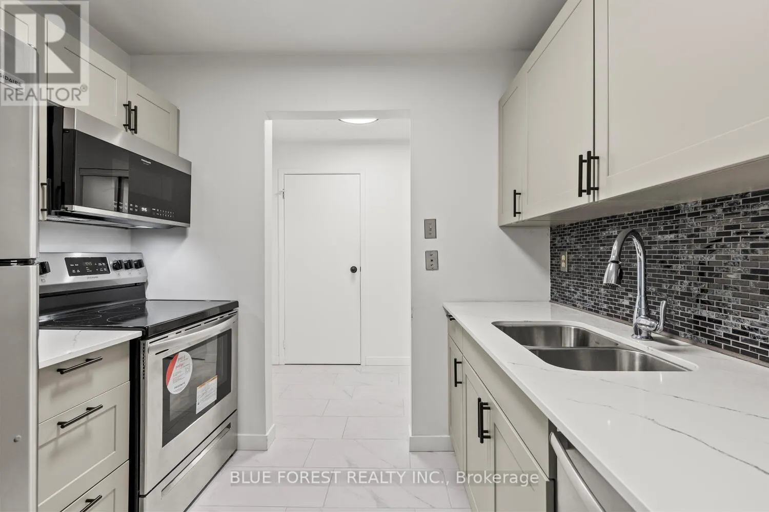 223 - 725 DEVERON CRESCENT, #223