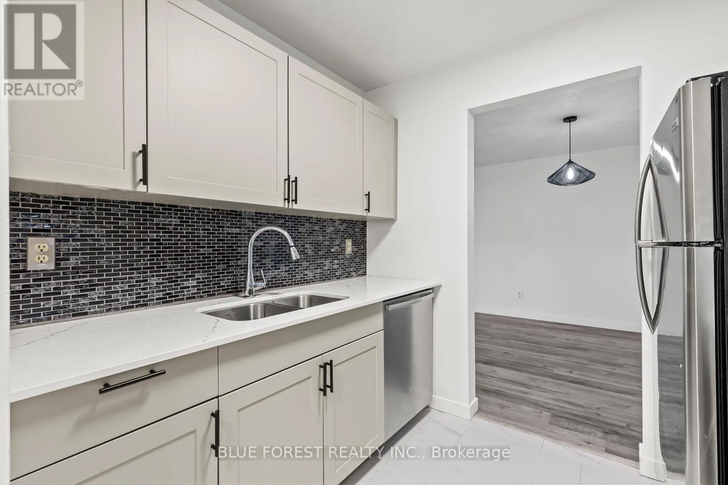 223 - 725 DEVERON CRESCENT, #223