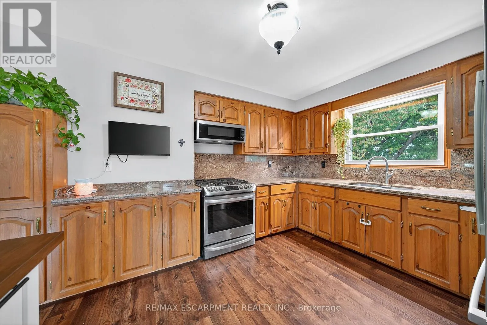 1489 NORFOLK COUNTY RD 19 E