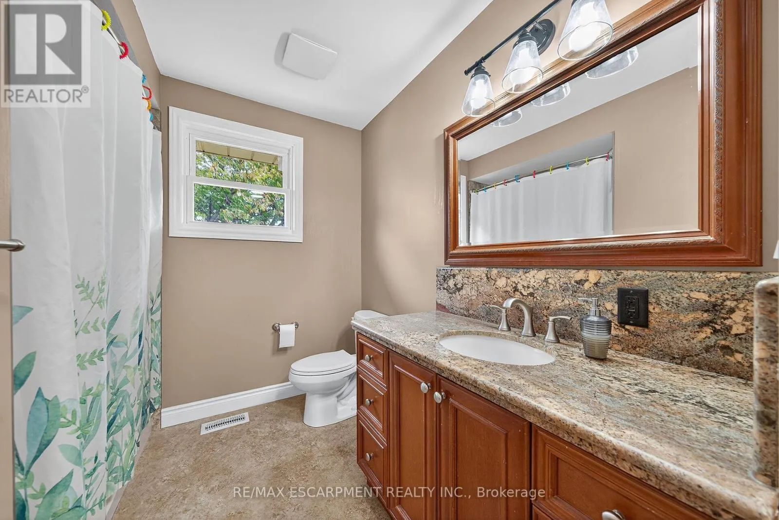 1489 NORFOLK COUNTY RD 19 E