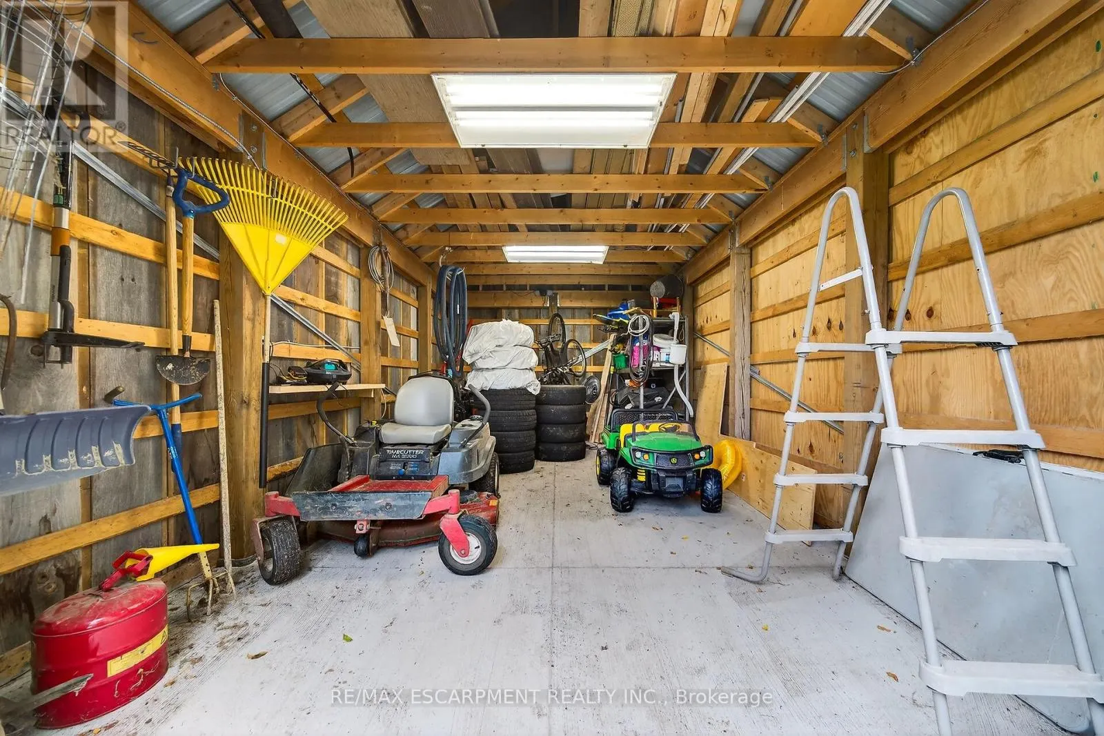 1489 NORFOLK COUNTY RD 19 E