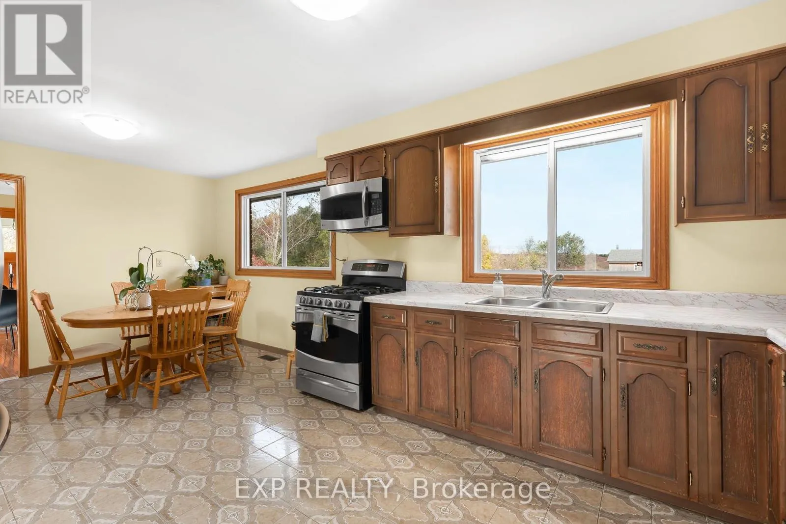 548 MILLGROVE SIDE ROAD