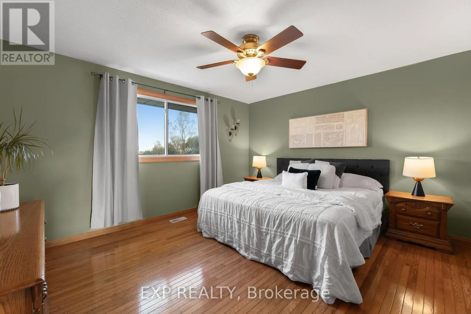 548 MILLGROVE SIDE ROAD