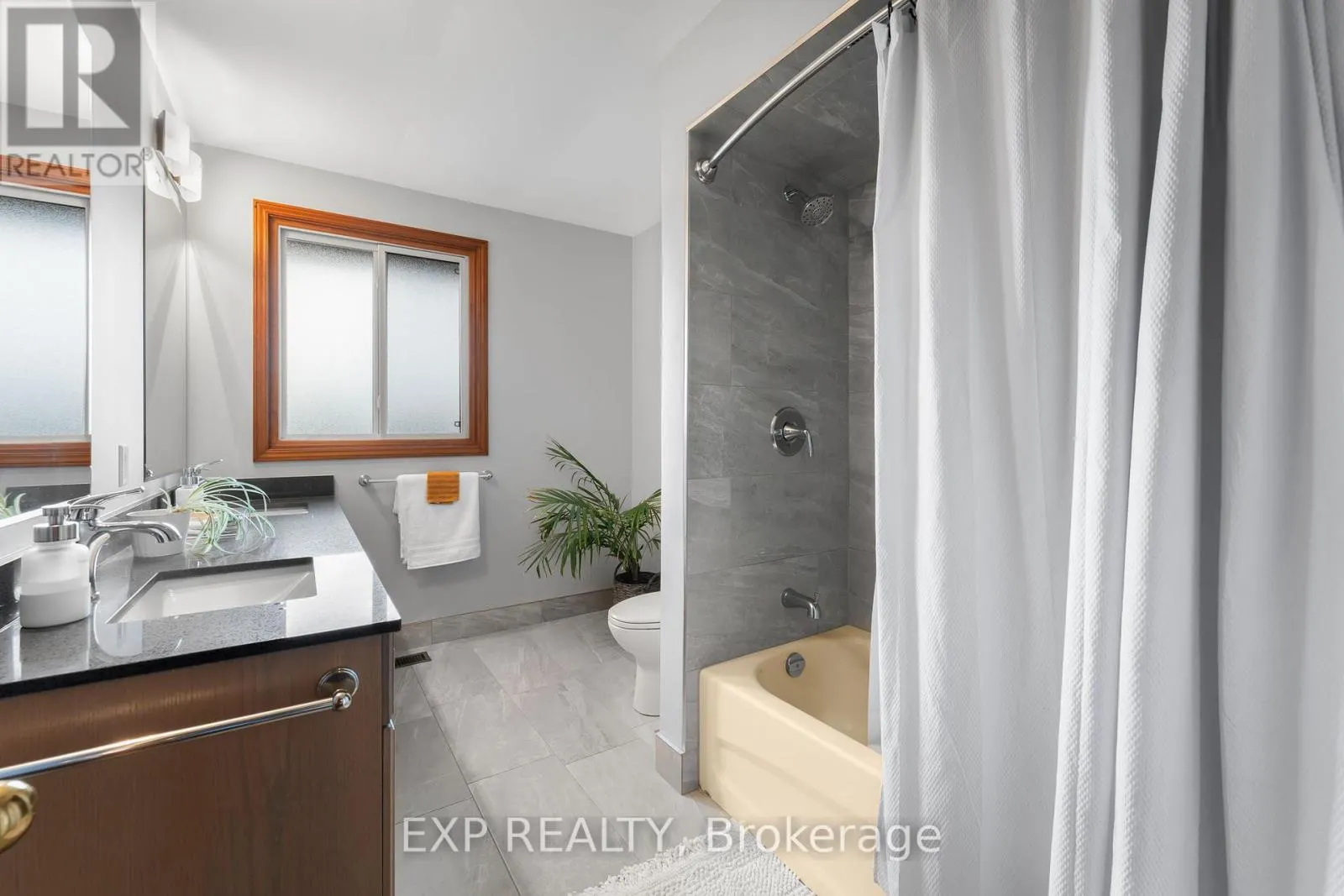 548 MILLGROVE SIDE ROAD