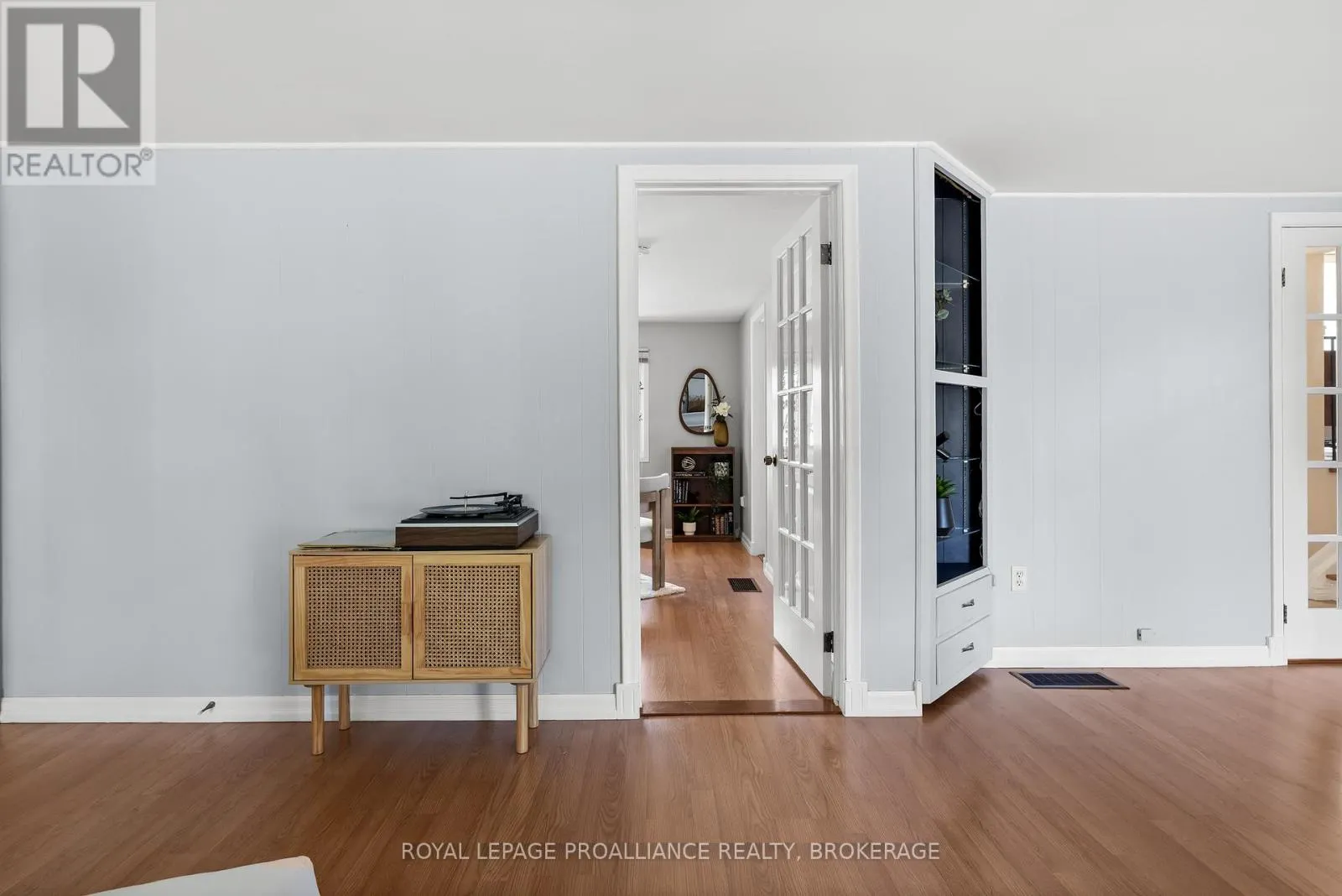 35 MANITOU CRESCENT E