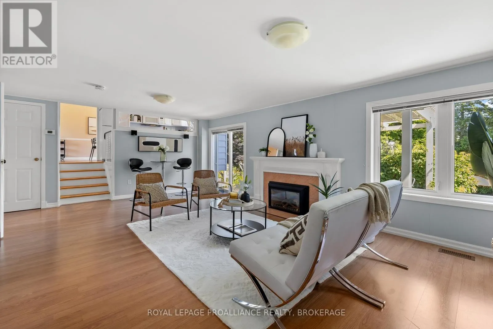 35 MANITOU CRESCENT E