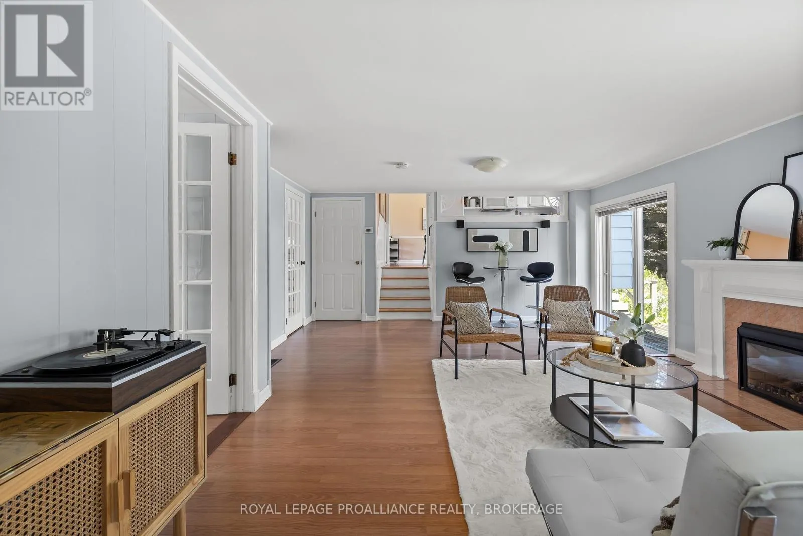 35 MANITOU CRESCENT E