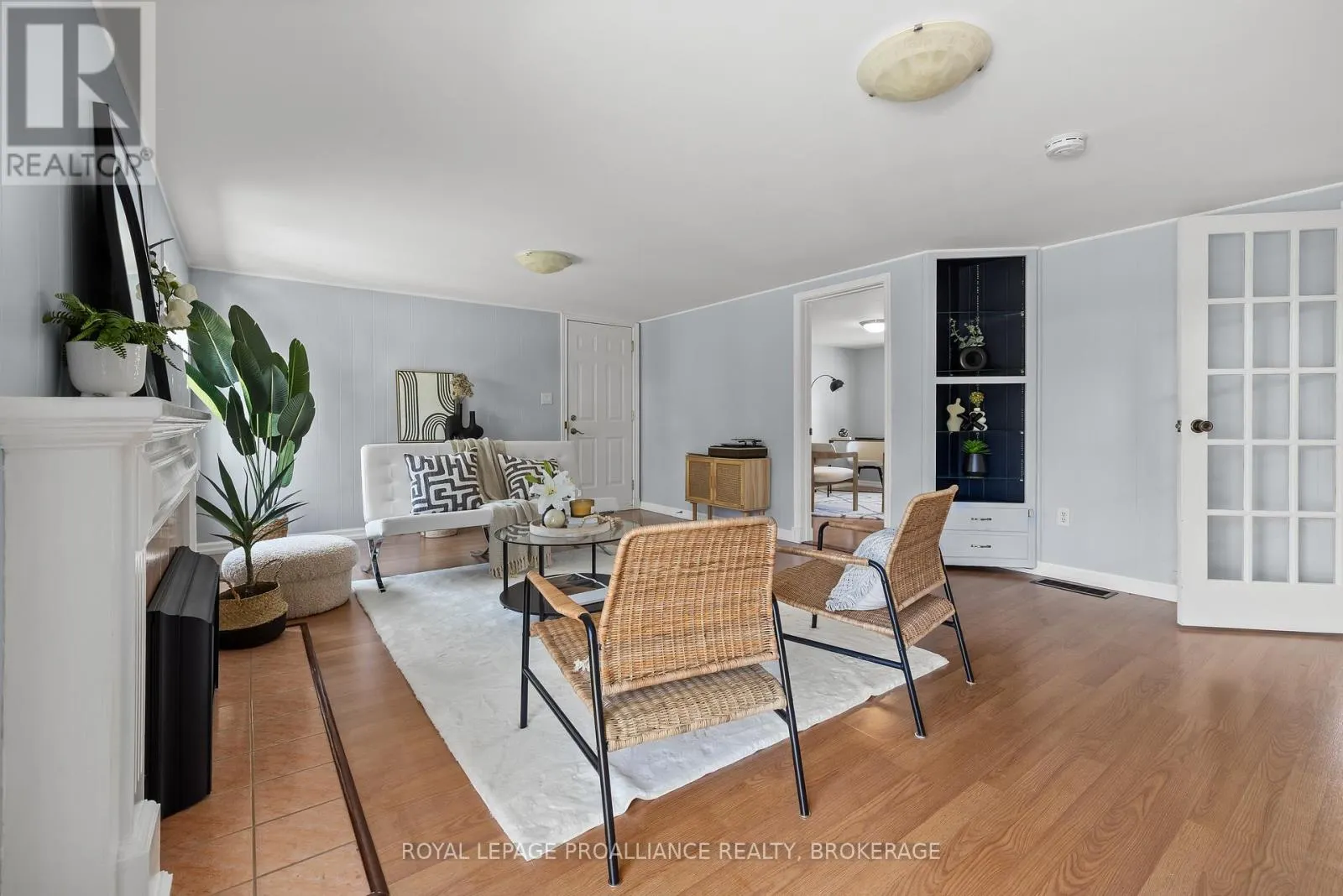 35 MANITOU CRESCENT E