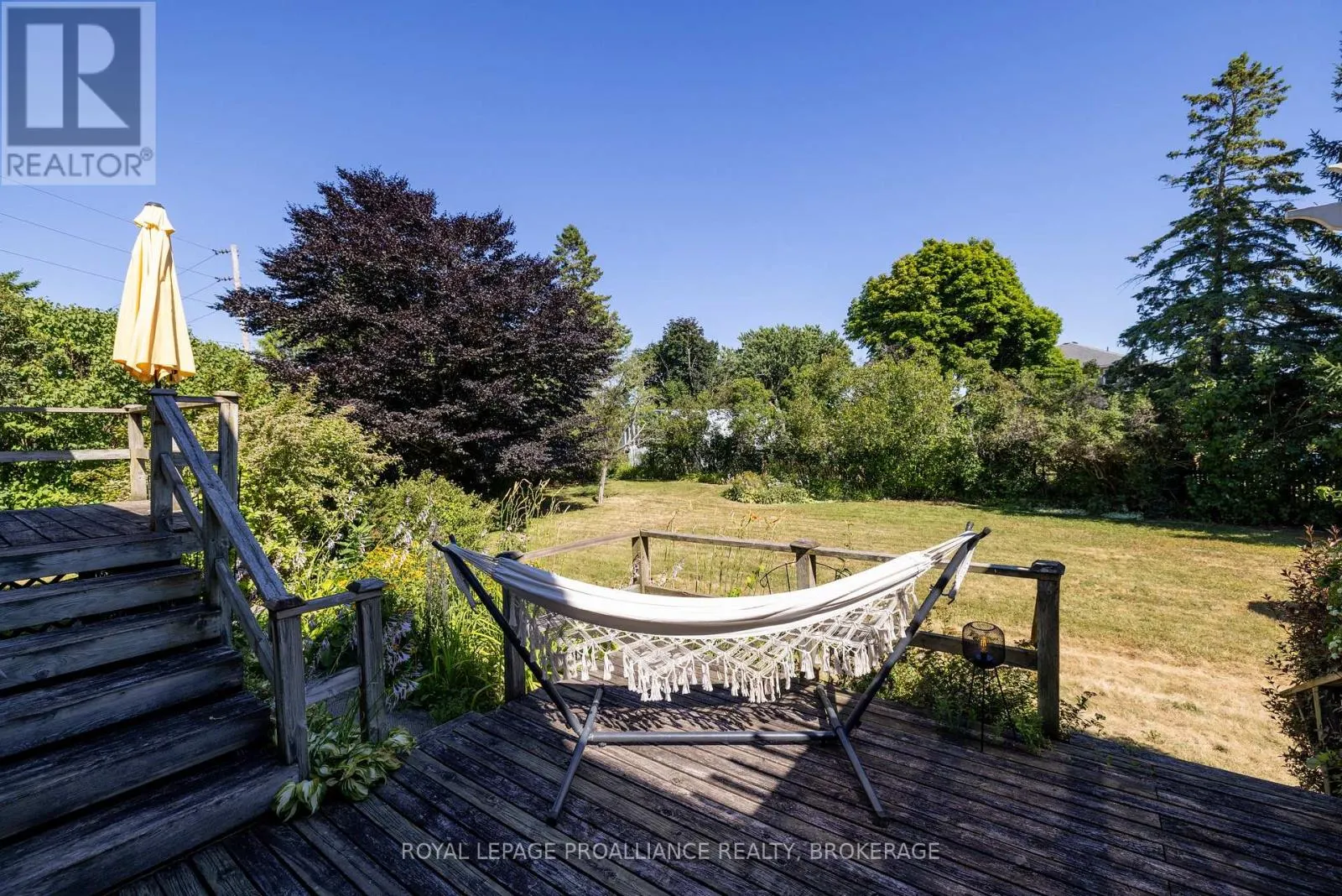 35 MANITOU CRESCENT E