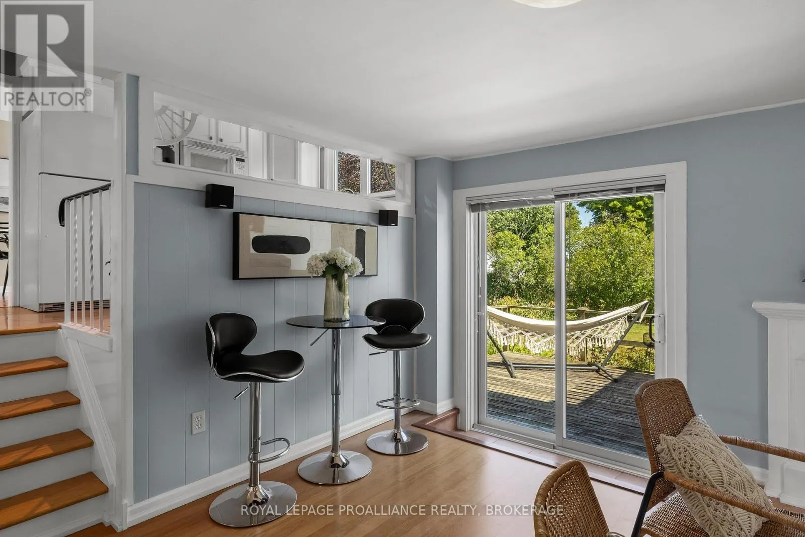 35 MANITOU CRESCENT E