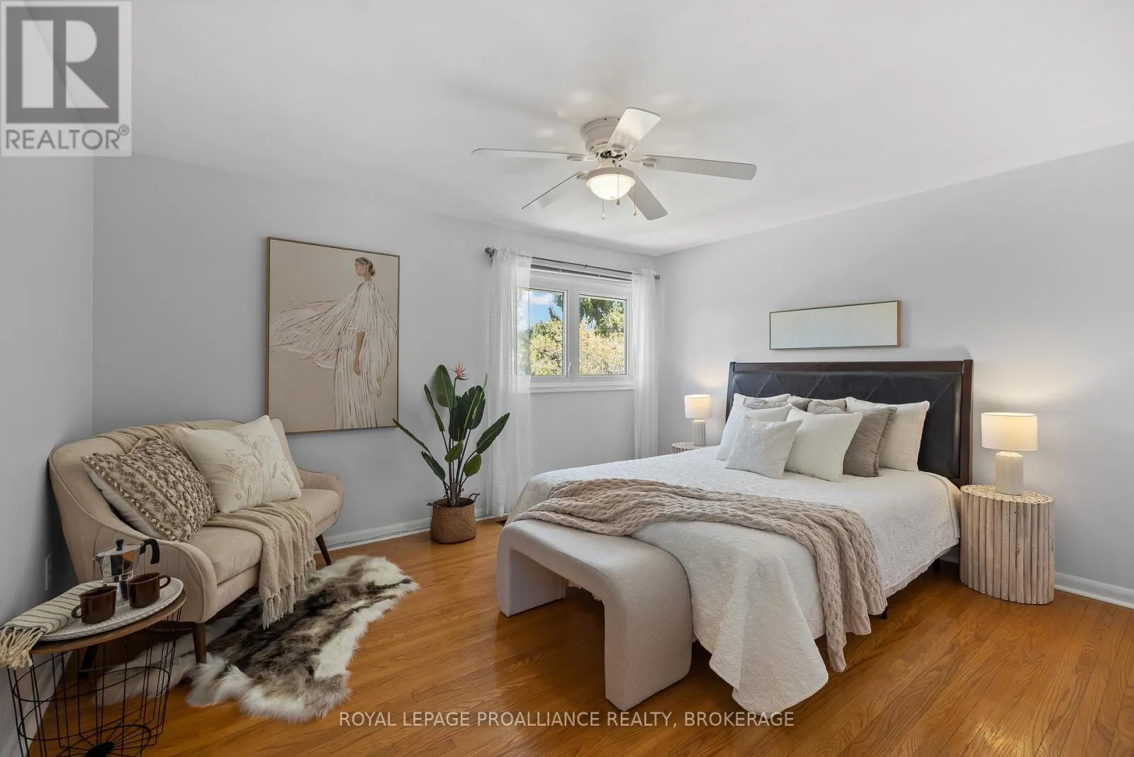 35 MANITOU CRESCENT E