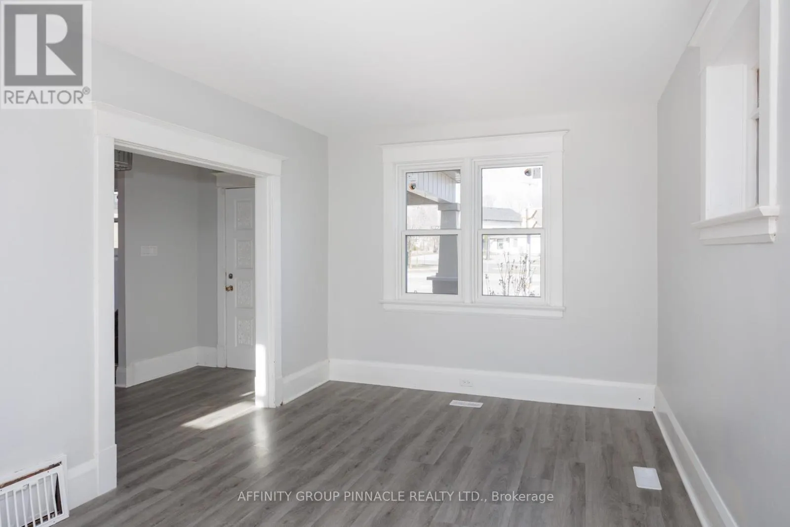 649 CHARLOTTE STREET