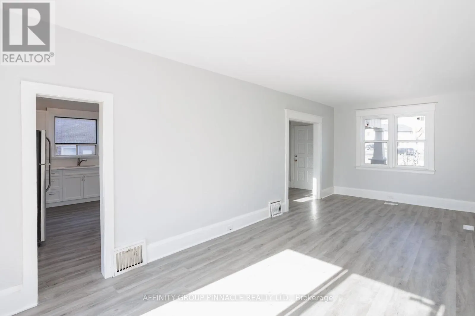 649 CHARLOTTE STREET