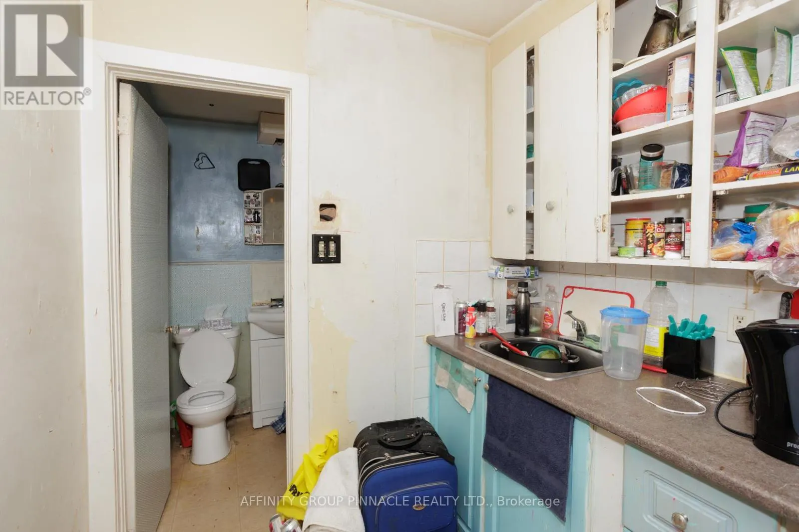 649 CHARLOTTE STREET