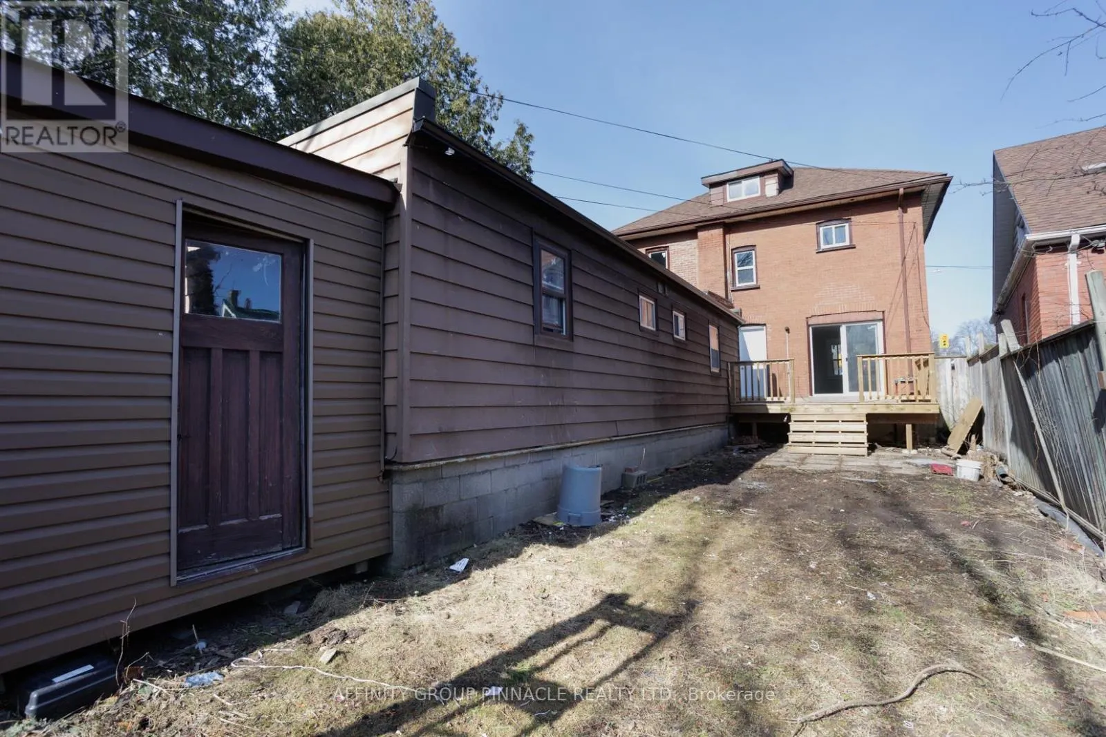 649 CHARLOTTE STREET