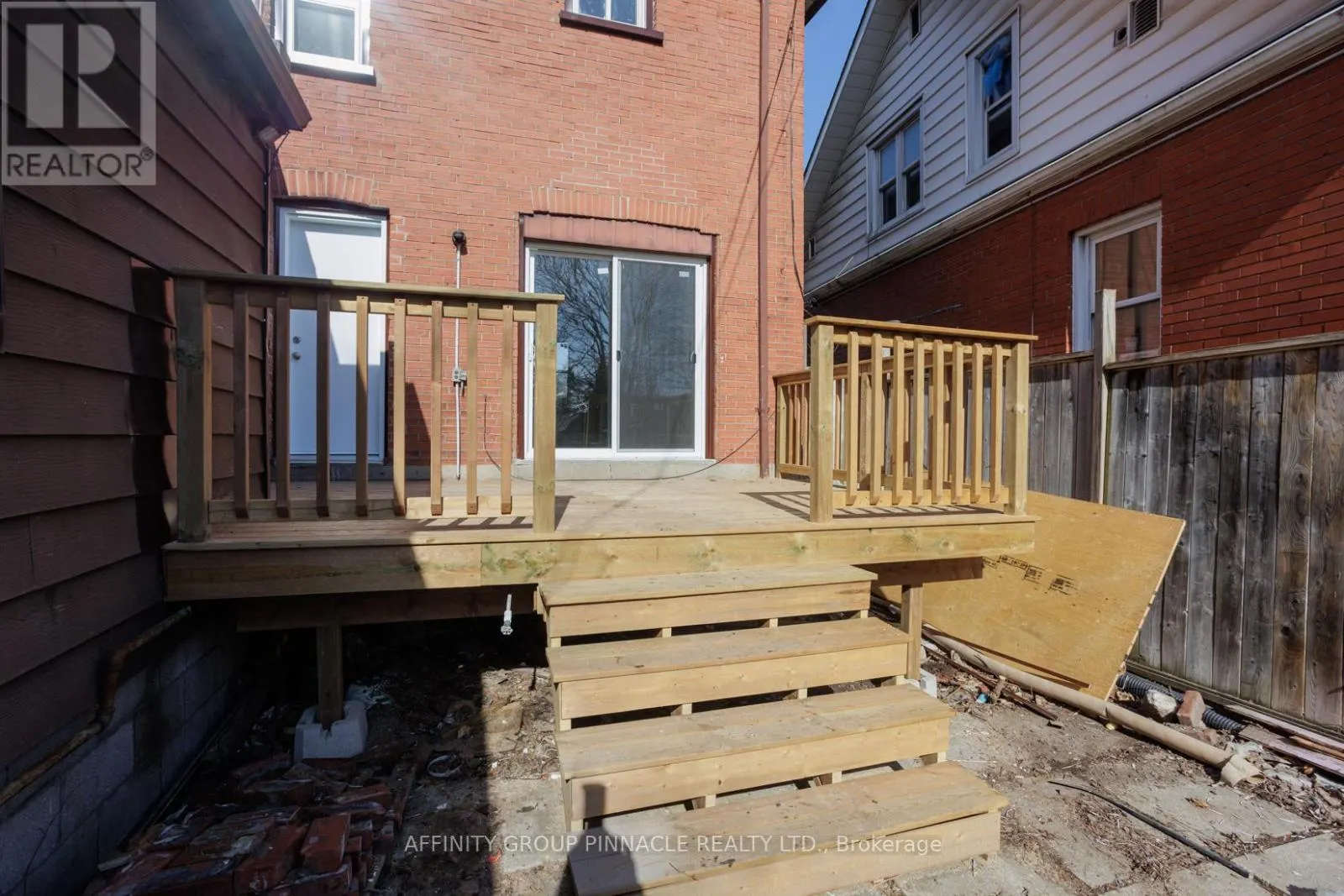 649 CHARLOTTE STREET