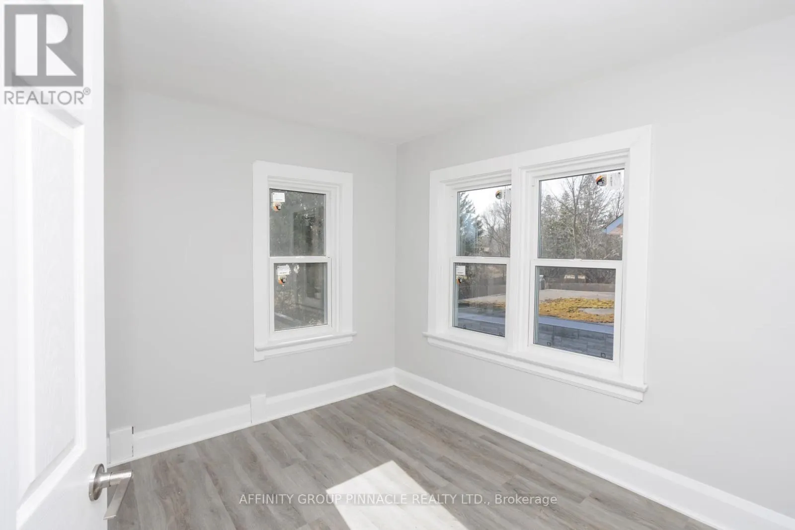 649 CHARLOTTE STREET