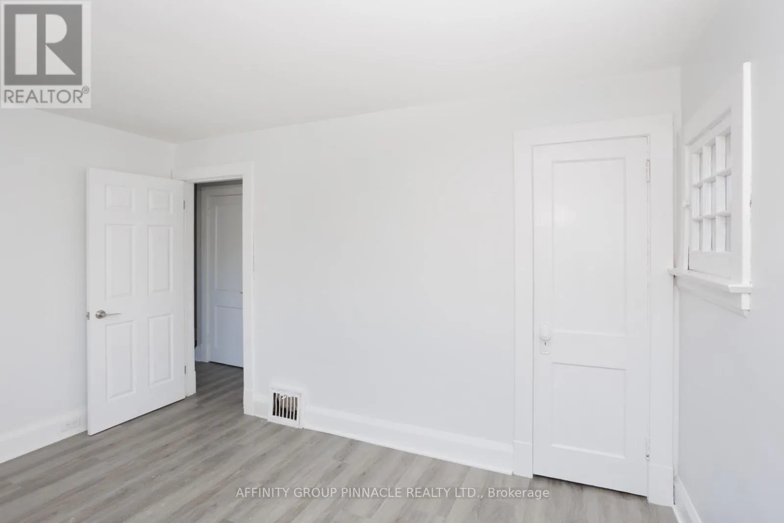 649 CHARLOTTE STREET