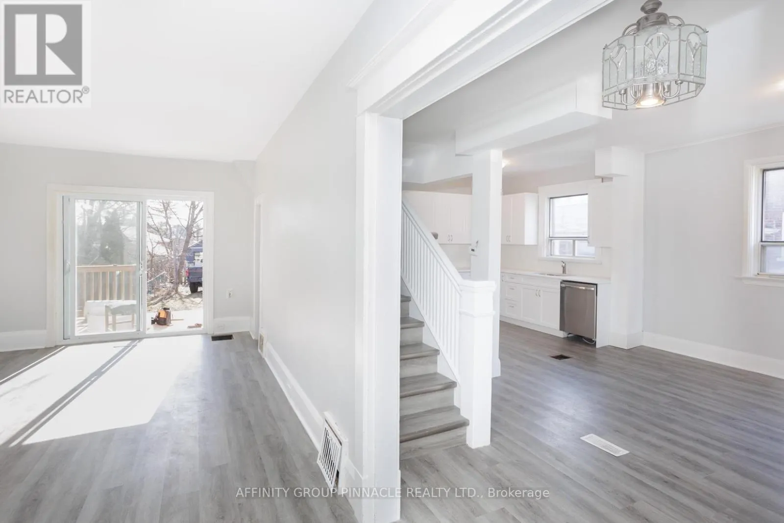 649 CHARLOTTE STREET