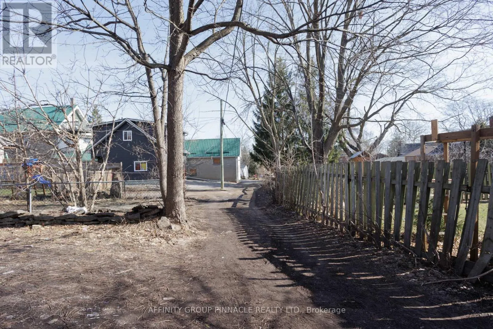 649 CHARLOTTE STREET