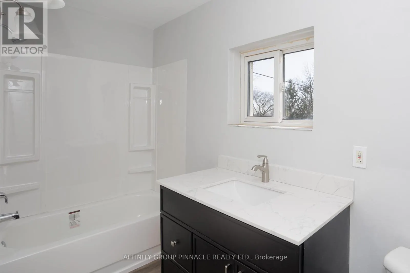 649 CHARLOTTE STREET