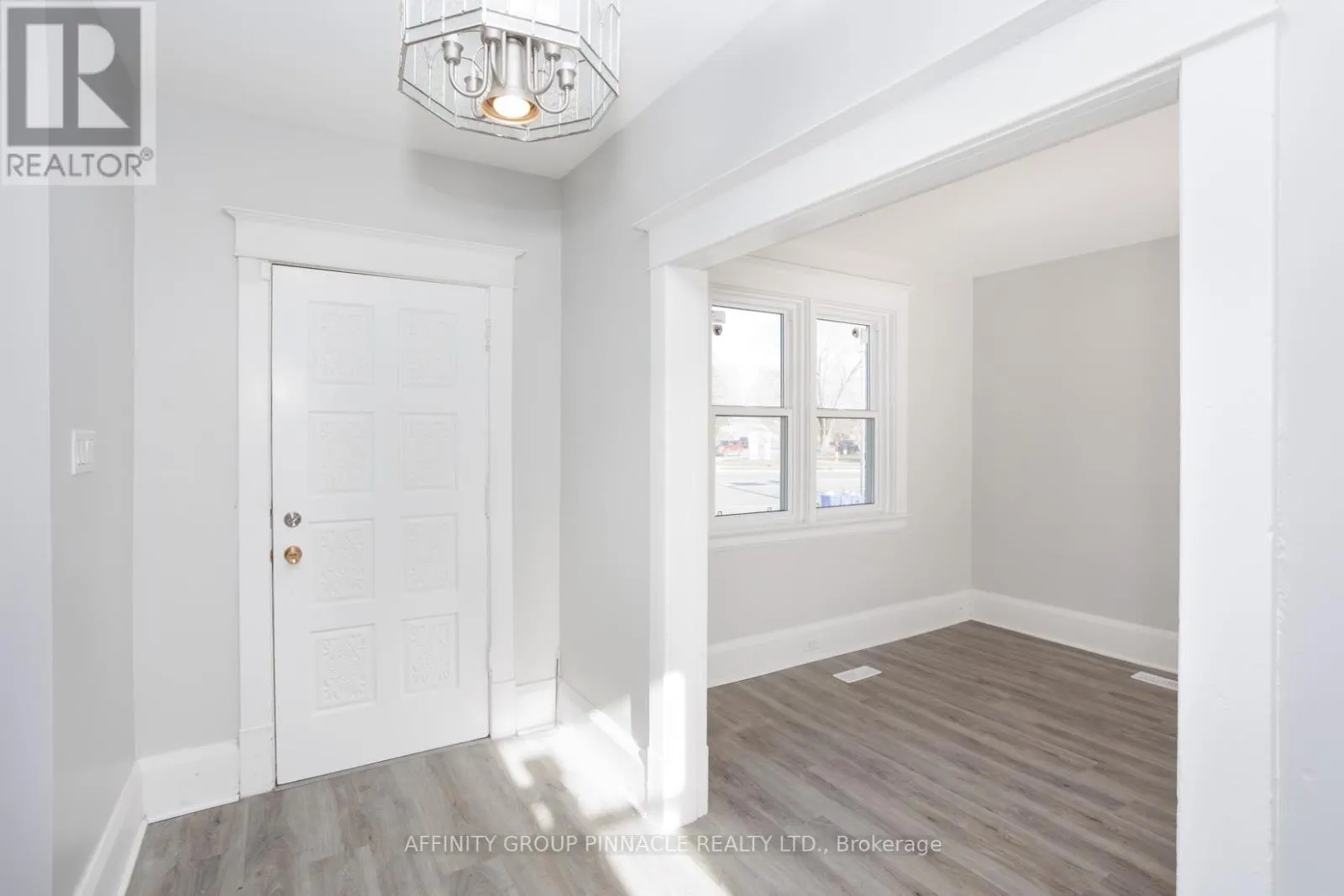 649 CHARLOTTE STREET