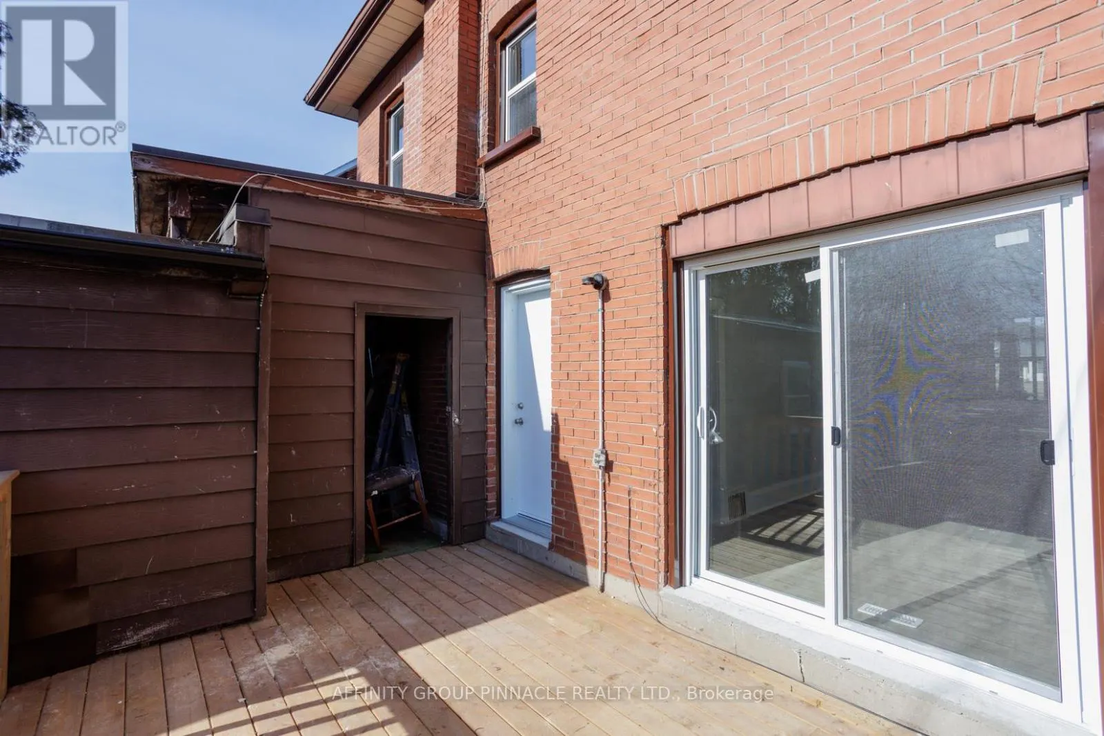 649 CHARLOTTE STREET