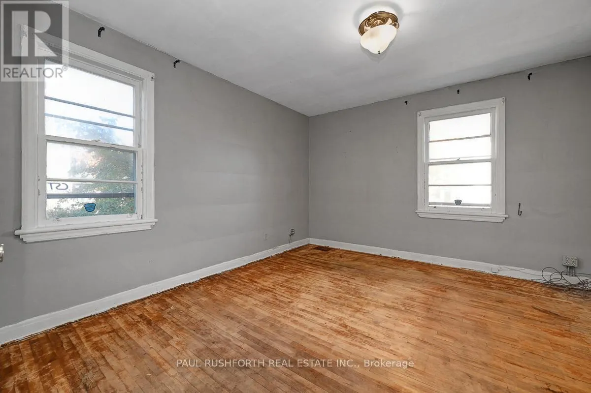 39 COTE DE NEIGES ROAD