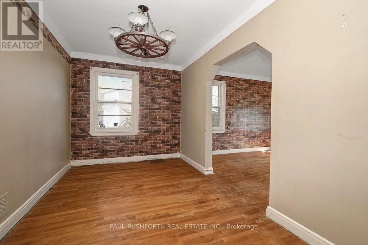 39 COTE DE NEIGES ROAD