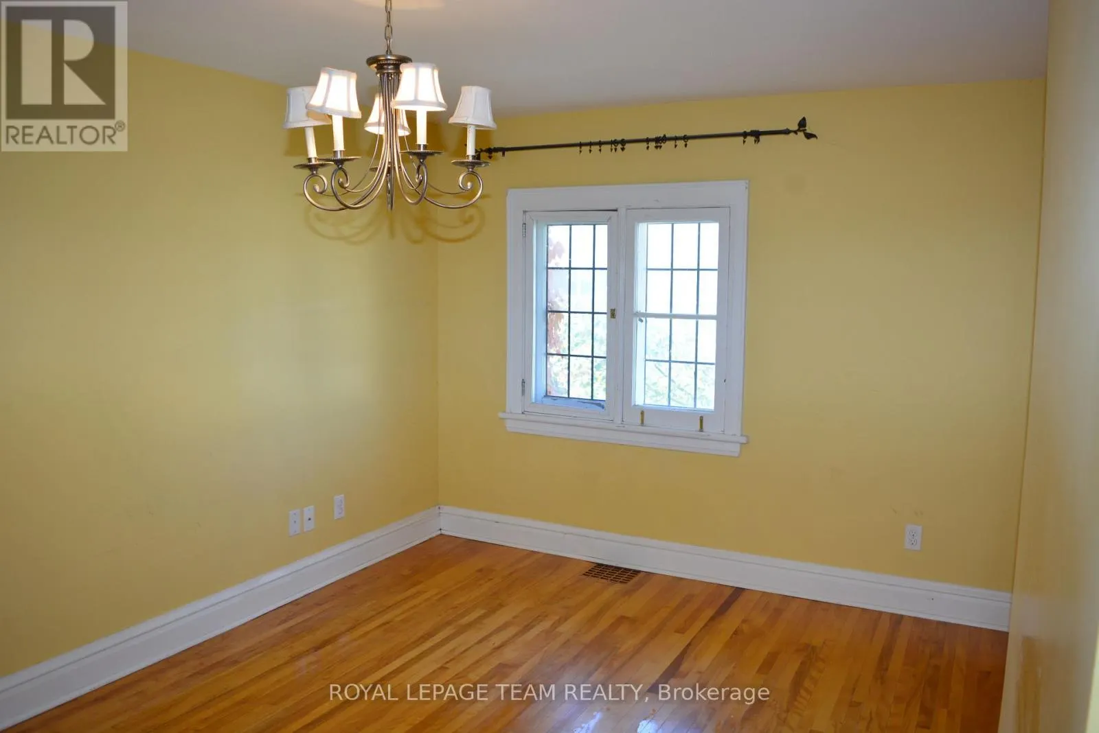 175 BREEZEHILL AVENUE N