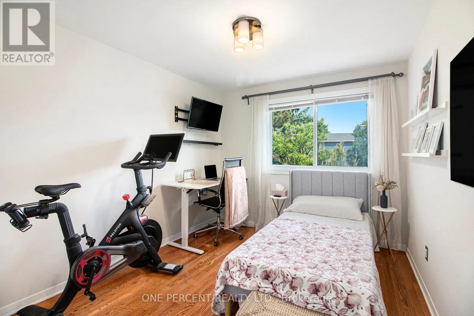 1042 HARKNESS AVENUE