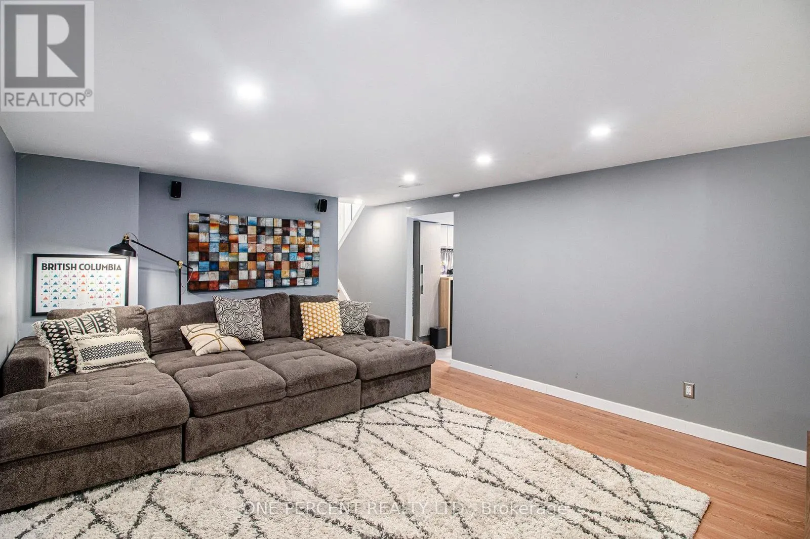 1042 HARKNESS AVENUE