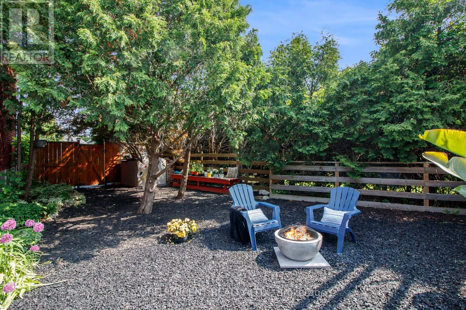 1042 HARKNESS AVENUE