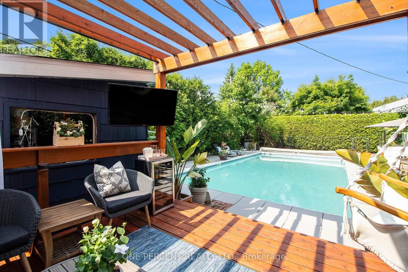 1042 HARKNESS AVENUE