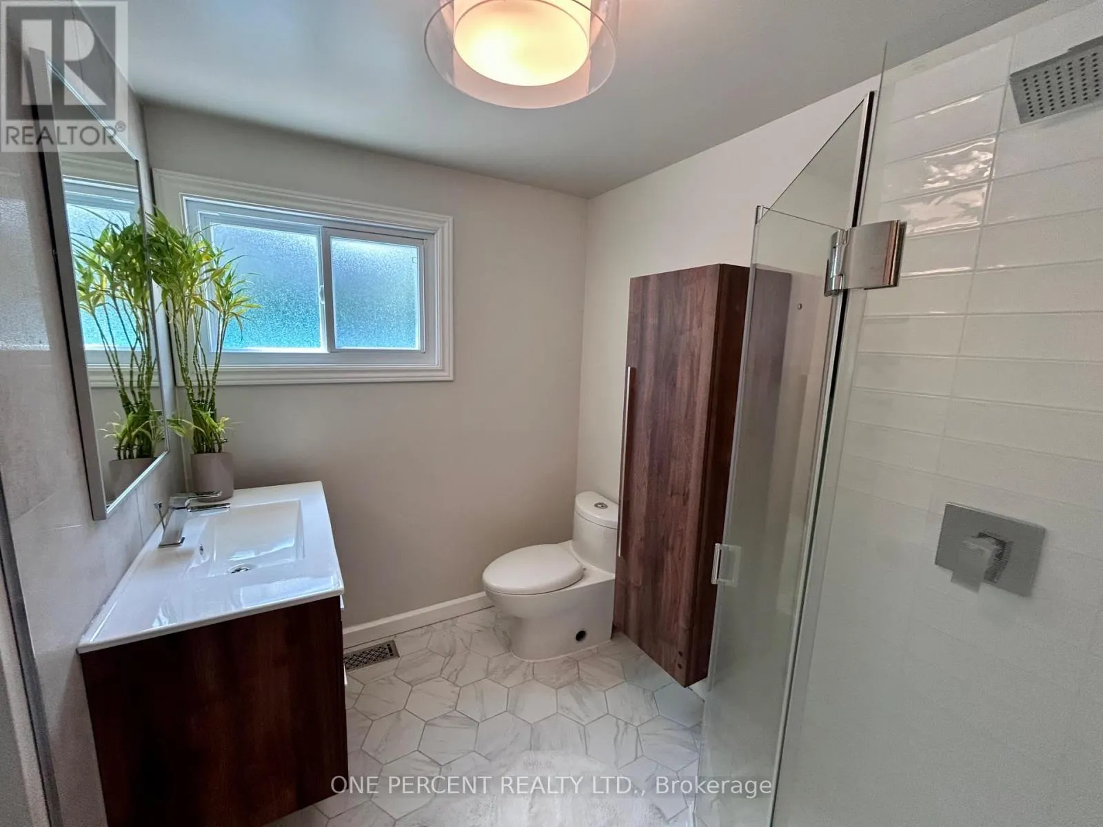 1042 HARKNESS AVENUE