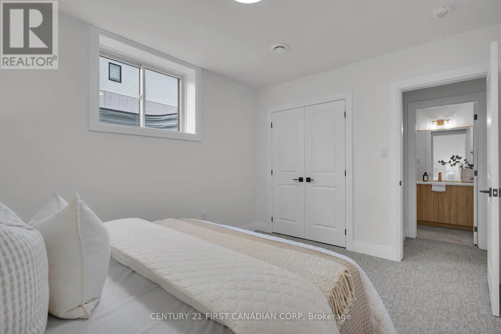 1918 FOUNTAIN GRASS DRIVE