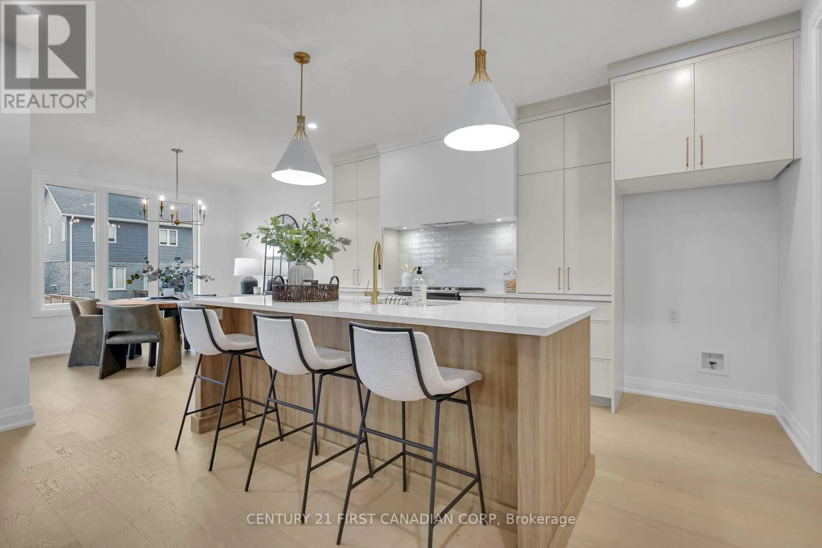 1918 FOUNTAIN GRASS DRIVE