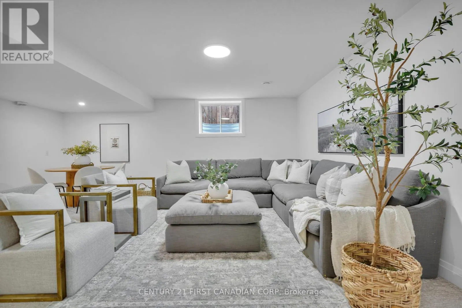 1918 FOUNTAIN GRASS DRIVE