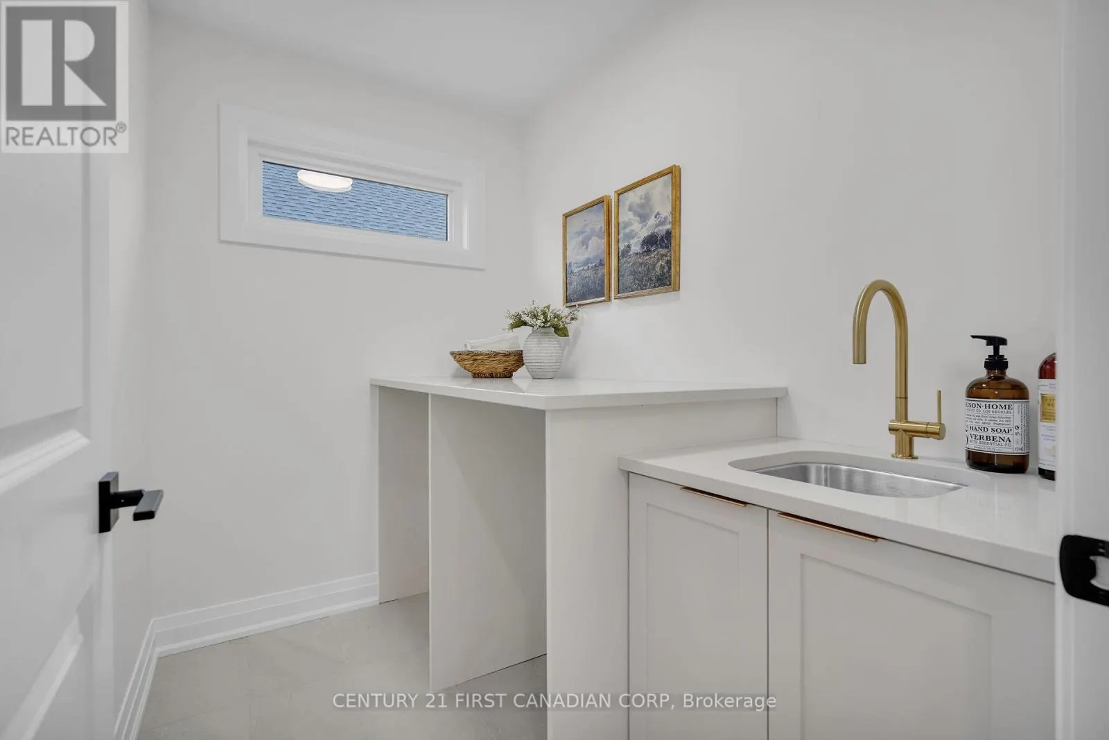 1918 FOUNTAIN GRASS DRIVE