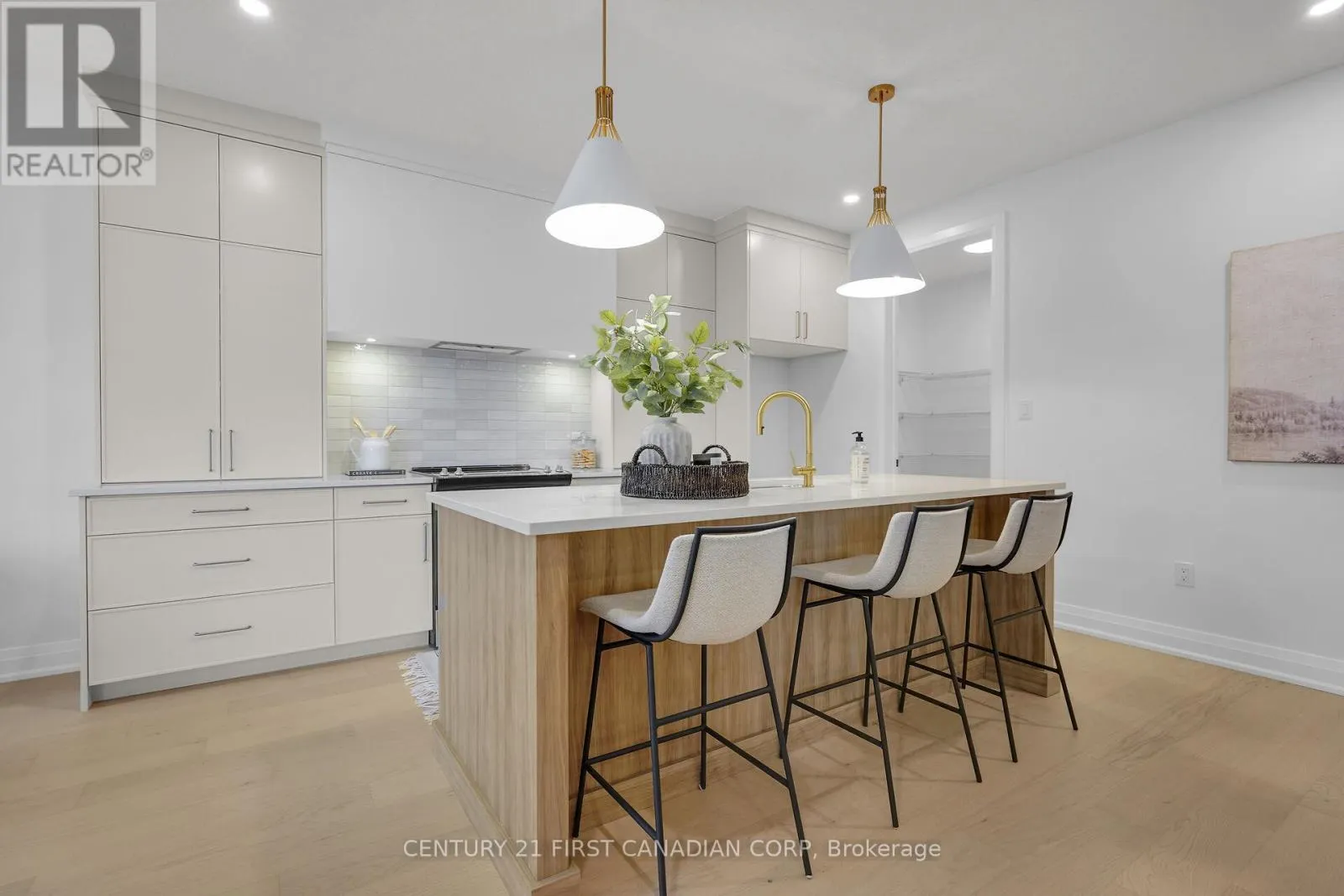 1918 FOUNTAIN GRASS DRIVE