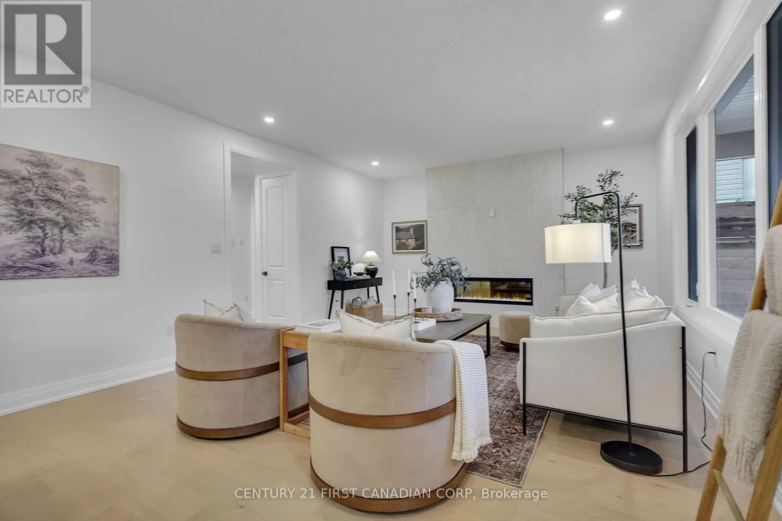 1918 FOUNTAIN GRASS DRIVE