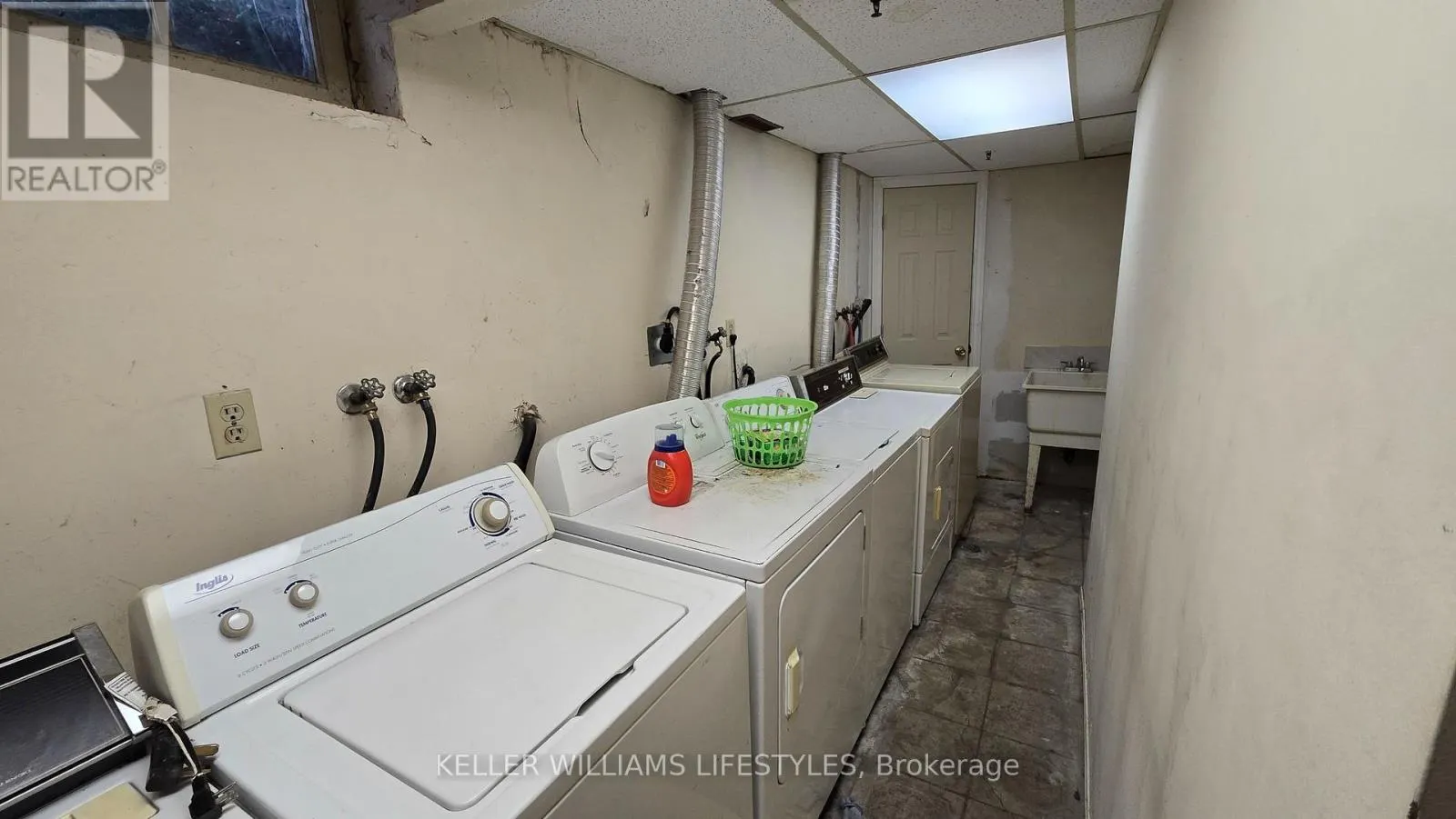 UPPER - 20 SUMNER ROAD, #Upper