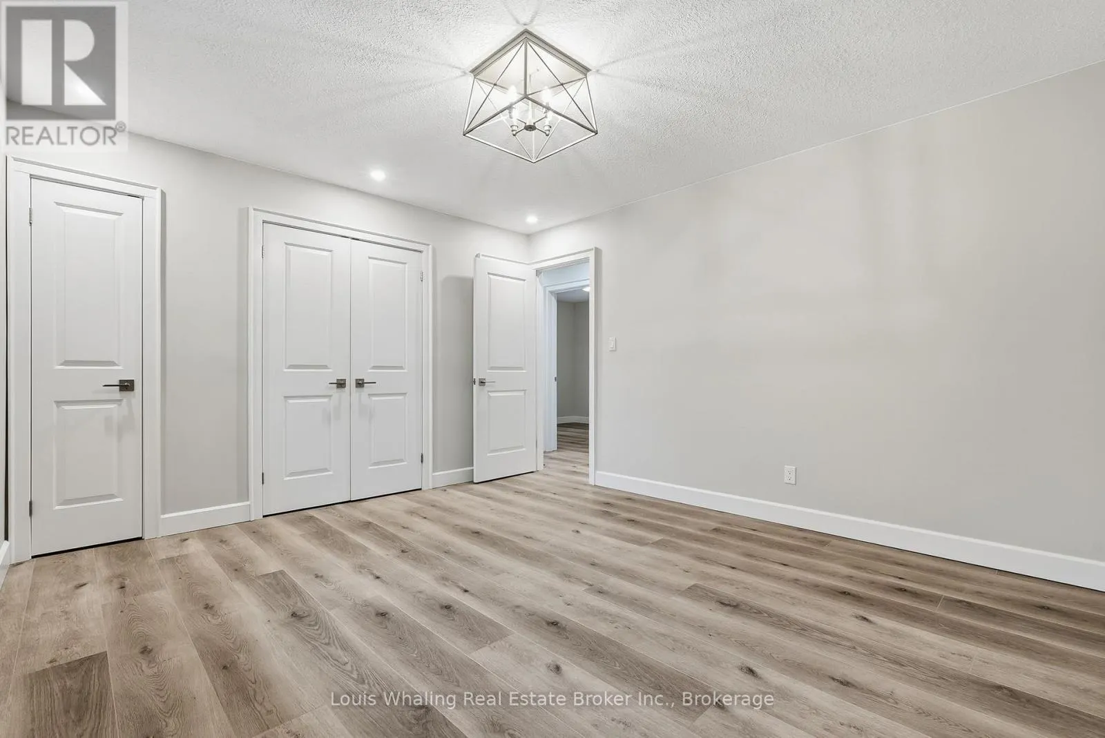 25 DIRSTEIN STREET N