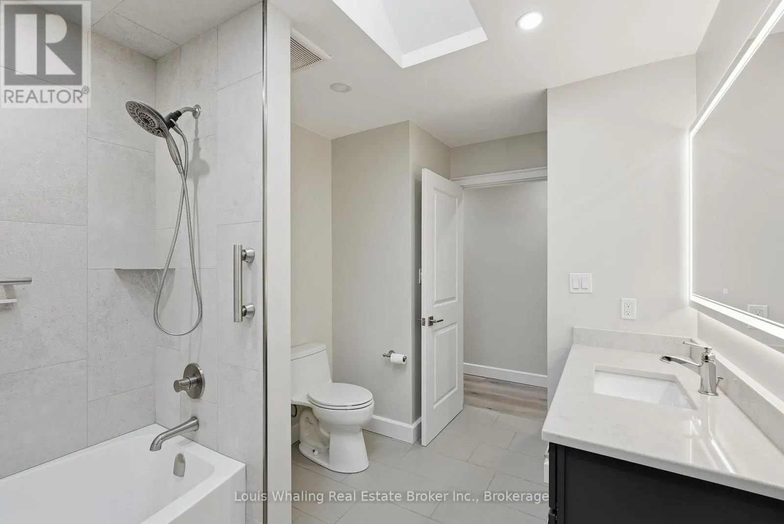 25 DIRSTEIN STREET N