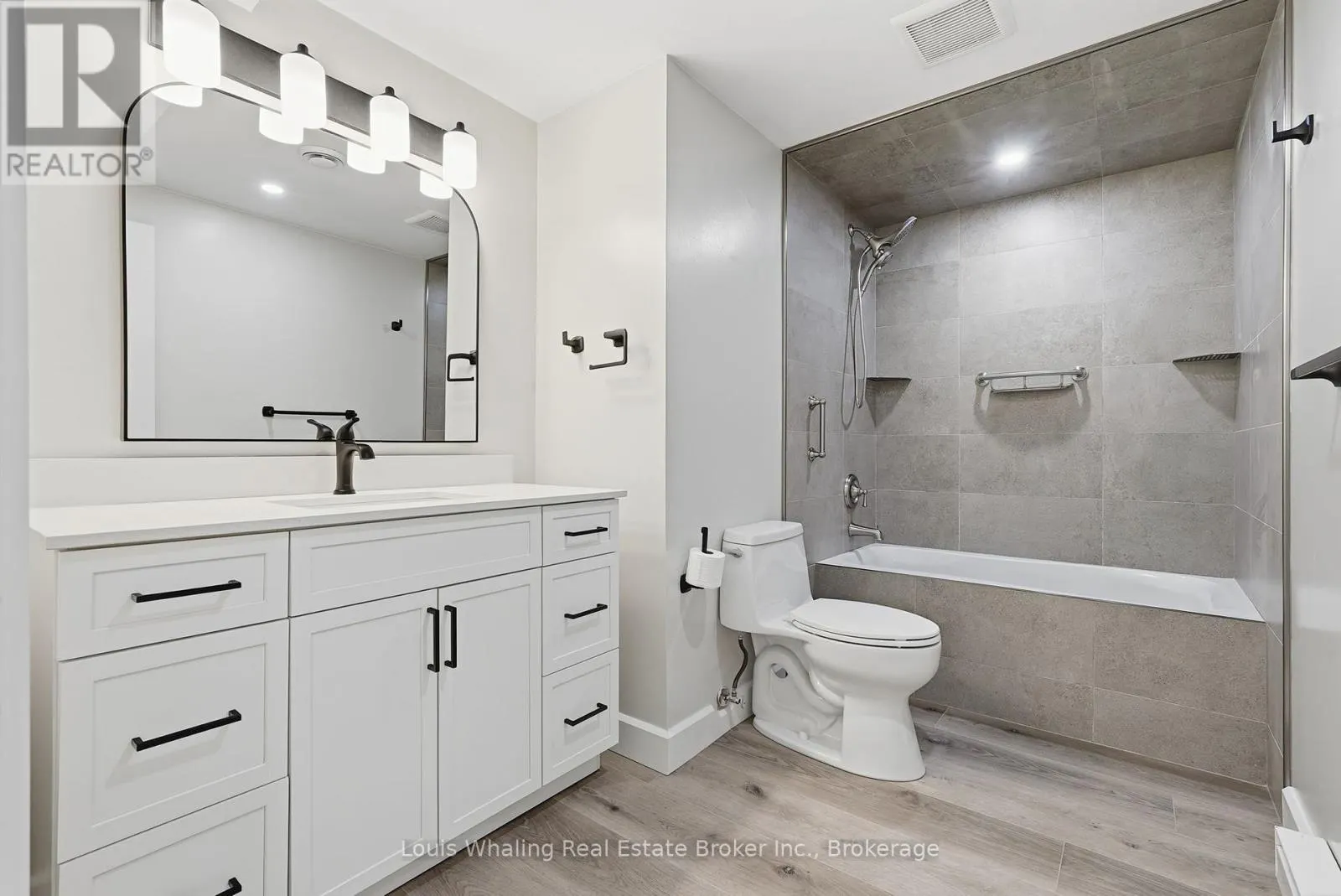 25 DIRSTEIN STREET N