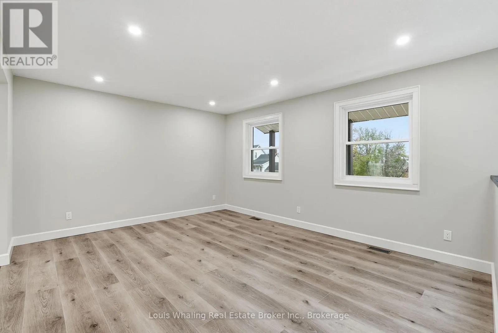 25 DIRSTEIN STREET N