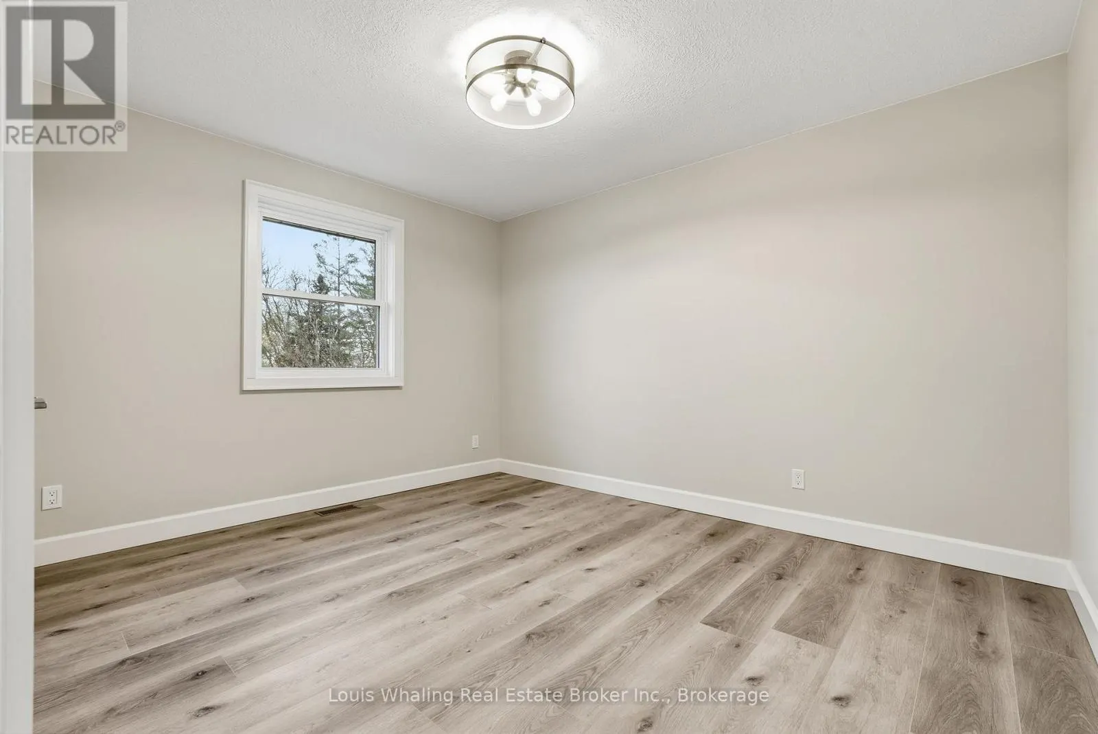 25 DIRSTEIN STREET N