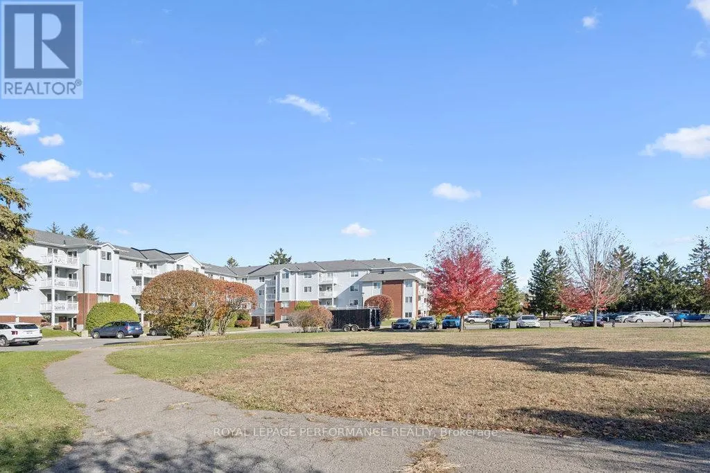 205 - 266 LORRY GREENBERG DRIVE