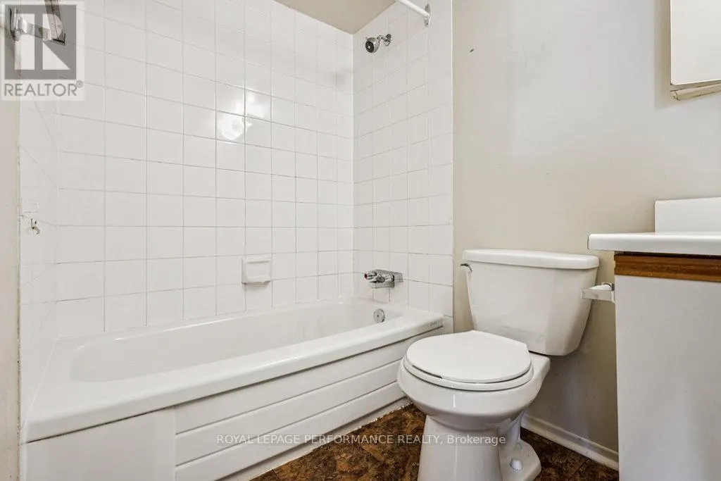 205 - 266 LORRY GREENBERG DRIVE